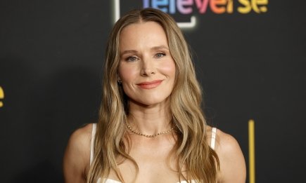 У вбранні з контрастним елементом: Крістен Белл на фестивалі у Лос-Анджелесі (ФОТО)