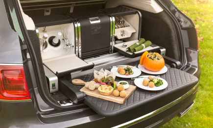 Їжа завжди буде теплою: як зберегти страви гарячими під час подорожі у авто