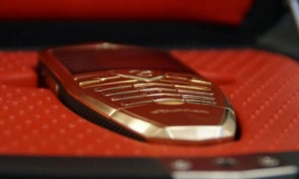 Бренд Lamborghini выпустил три смартфона и планшет