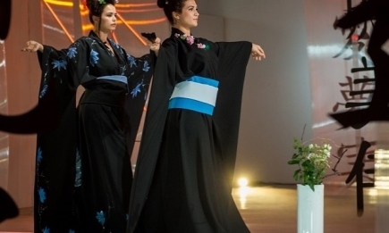В Киеве состоялось дефиле красавиц с пышными формами в эксклюзивных кимоно