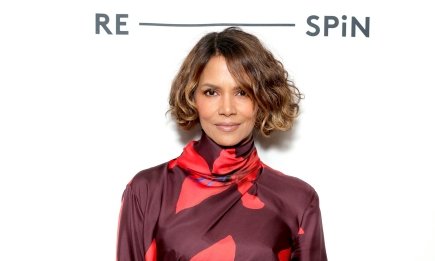 Неужели ей 59?! Холли Берри восхищает красотой и формами в купальнике (ФОТО)