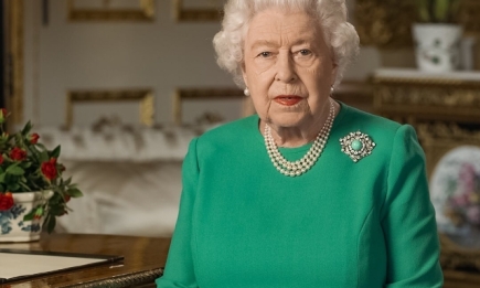 Королева Елизавета II обратилась к нации в связи с пандемией коронавируса (ВИДЕО)