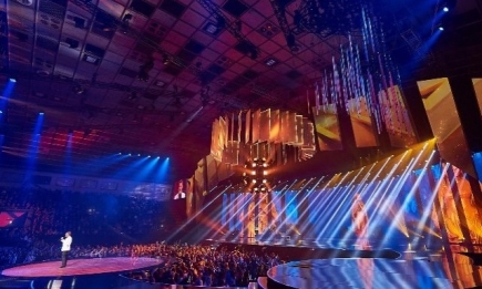 "M1 Music Awards. П’ять": двухуровневая сцена с лифтом, тонны подвесного оборудования и другие сюрпризы церемонии