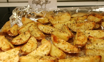 Коли потрібен смачний гарнір: особлива запечена картопелька (РЕЦЕПТ)
