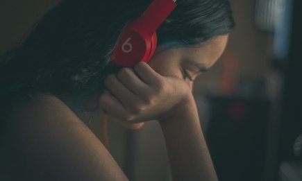 Чому пісні “застрягають” у голові: пояснення вчених