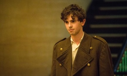 "Чарли и шоколадная фабрика", "Мотель Бейтсов" и "Хороший врач": фильмы и сериалы Фредди Хаймора, которые стоит посмотреть (ТРЕЙЛЕРЫ)