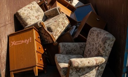 Готуйте гаманець: який штраф загрожує українцям, якщо просто викинути меблі на смітник