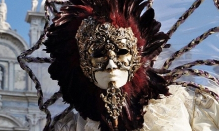 В Венеции начался ежегодный карнавал