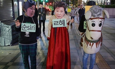 А страной-то правит другой человек: как женщина-президент Кореи оказалась марионеткой в руках близкой подруги