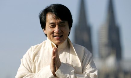 Батьки хотіли продати за 26 доларів: маловідомі факти про актора та співака Джекі Чана, які вас здивують (ФОТО)