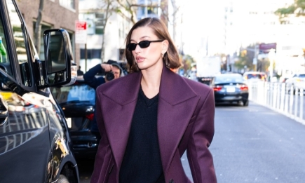 Хейли Бибер в трендовом пальто заметили на улицах Нью-Йорка (ФОТО)