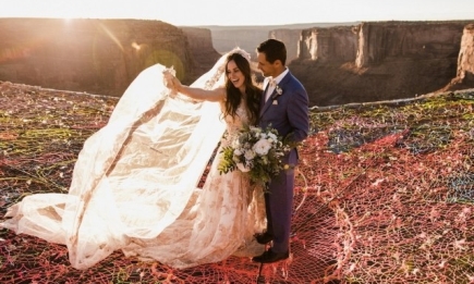 Свадьба над каньоном: она сказала “да” на высоте 122 метра