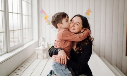 Эти знания спасают жизнь: что делать, если ребенок подавился, и почему нельзя стучать по спине