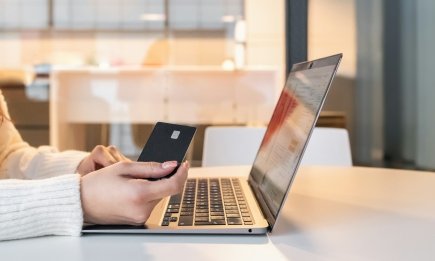 Платежи под контролем: украинцы уже могут отслеживать свои переводы – что это значит на практике