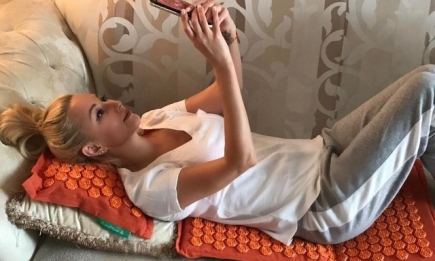 Лера Кудрявцева опубликовала пикантное ФОТО в белье: телеведущая ностальгирует по былой фигуре