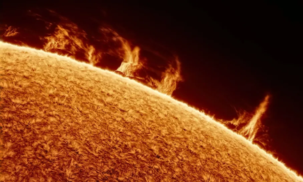 Американський астрофотограф показав як виглядає Сонце зблизька: настільки якісні кадри просто заворожують (ФОТО)