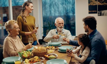 10 фраз, которые заставят родственников перестать задавать глупые вопросы: учитесь сейчас, чтобы не страдать в следующий раз!