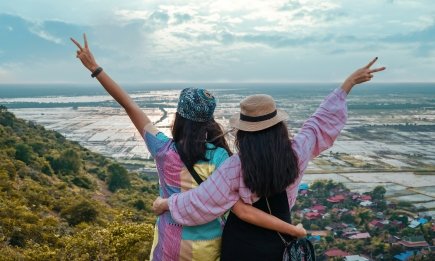 Больше не значит лучше: 11 черт женщин, выбирающих одну близкую подругу вместо толпы знакомых