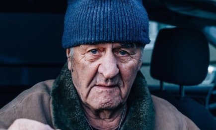 Душевная простота и отборочный мат: как звезда Tik-Tok Дед Толя вместе с внуком порвал выступлением на "Рассмеши комика" (ВИДЕО)