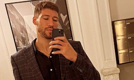 Размер имеет значение? Холостяк Кравцов с юмором ответил на шутки о своем рекордном росте (ФОТО)