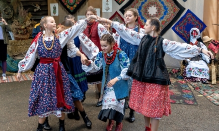 Уникальное событие: в Киевской области положили начало Всеукраинскому дню традиционной украинской одежды
