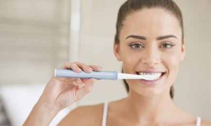 Что такое импульсная зубная щетка и как ее выбрать