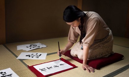 Китайцы не умеют читать? Блогерша раскрыла секреты иероглифического письма (ВИДЕО)