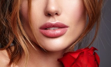 Выбросьте карандаш: beauty-блогерша показала, что использовать для четкого и красивого контура губ (ВИДЕО)