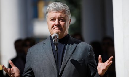 20 000 грн на плечах: как выглядит итальянская куртка, которую Порошенко надел для нового PR-ролика (ВИДЕО)