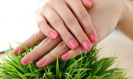 Как укрепить ногти весной?