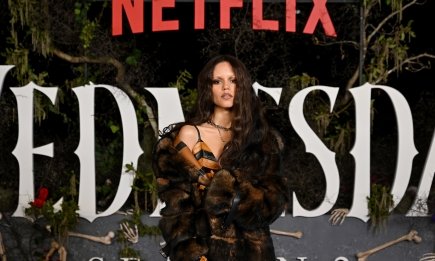 Полосатый наряд, шуба и обувь с шипами: новый образ Дженны Ортеги (ФОТО)