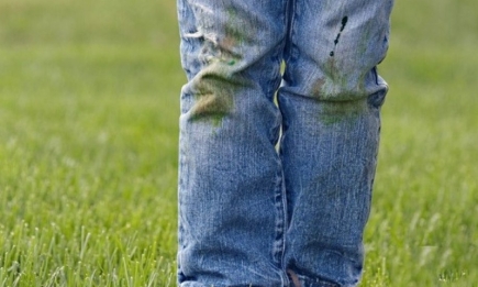 Как отстирать траву с цветной одежды: на помощь придет гениальный копеечный способ