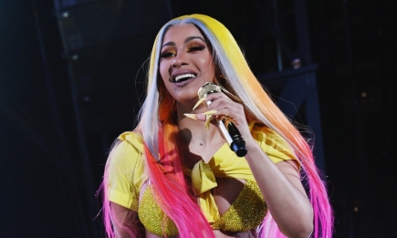 Cardi B залепила фанатке микрофоном в голову: артистка пришла в ярость на концерте (ВИДЕО)