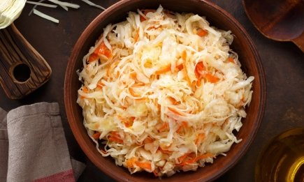 Неподходящая соль испортит квашеную капусту: какой вид подходит идеально