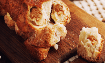 Обезьяний хлеб: как приготовить знаменитый американский пирог с яблоками (ВИДЕО)