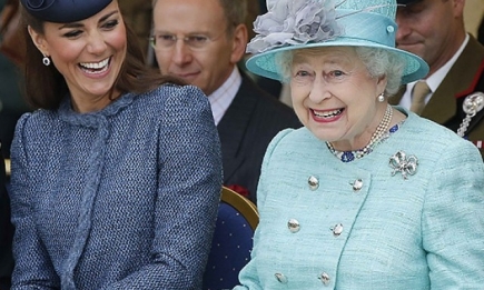 Модные советы и замечания: о чем королева Елизавета II пишет Кейт Миддлтон?
