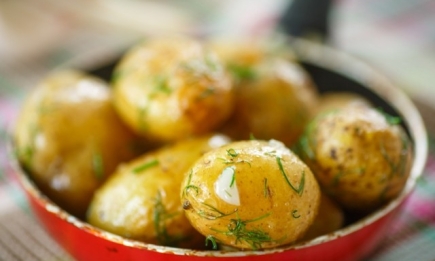 Как приготовить молодой картофель: рецепты на заметку