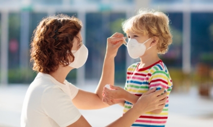 В ВОЗ объяснили, зачем носить маски после вакцинации