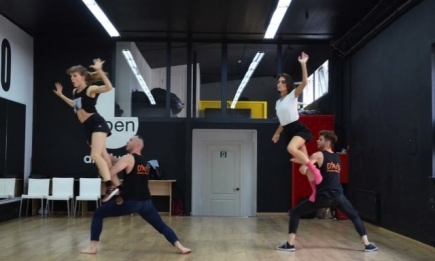 "За закрытой дверью": D’Arts Dance Project показали кадры с репетиции нового шоу (ФОТО)