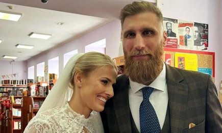 Поэт-военный Павел Вышебаба и Анжелика Кравец сыграли свадьбу: как прошел праздник (ФОТО)