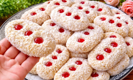 Печиво ніжне, як хмарка: ніхто не вірить, що в ньому немає ні молока, ні масла (РЕЦЕПТ)