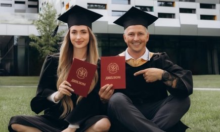 Два выпускника в один день: 44-летний Александр Педан окончил университет вместе со своей дочерью (ФОТО)