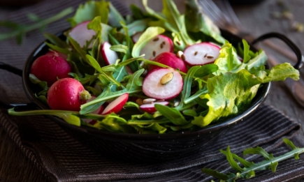 Вместо обыкновенного масла: чем заправить салат, чтобы стало вкуснее, чем в ресторане