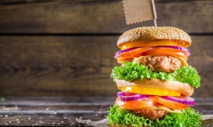 Почему бургер стал популярней любого бутерброда: история съедобного кумира