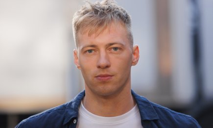 Больше не одинок: Григорий Бакланов растрогал поклонников кадром с новой любимой (фото)