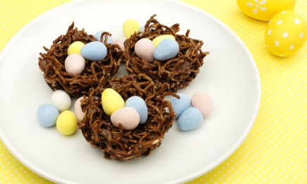 Розкішний великодній десерт, з яким впорається навіть дитина: як приготувати “Шоколадні гнізда” (РЕЦЕПТ)