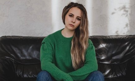 "Русскоязычная челюсть", РДУГ и громкие заявления: кто такая Эмма Антонюк и почему о ней все говорят