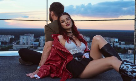 Olya Shelby у новій пісні розповіла, що закохалась: премʼєра треку "Закохані" (ВІДЕО)