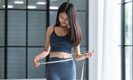 Успеете до пляжного сезона: "золотой" комплекс упражнений от Аниты Луценко, сжигающий все лишнее