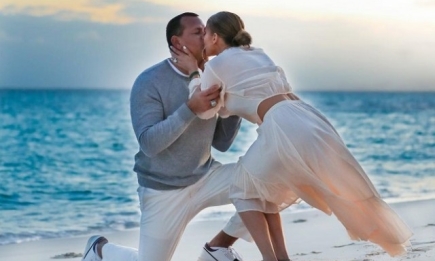 Дженнифер Лопес показала романтичные снимки с помолвки (ФОТО)